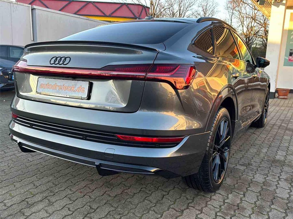 Audi e-tron 2022