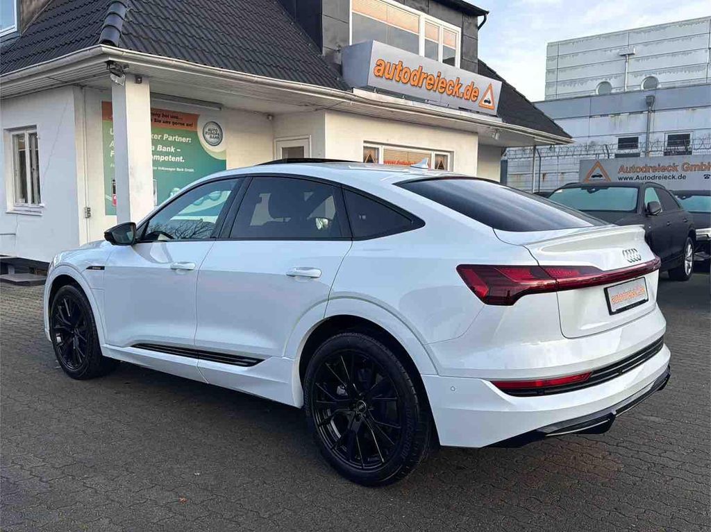 Audi e-tron 2022