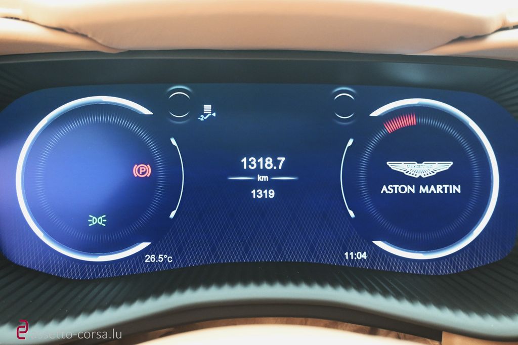 Aston Martin DBX 2022