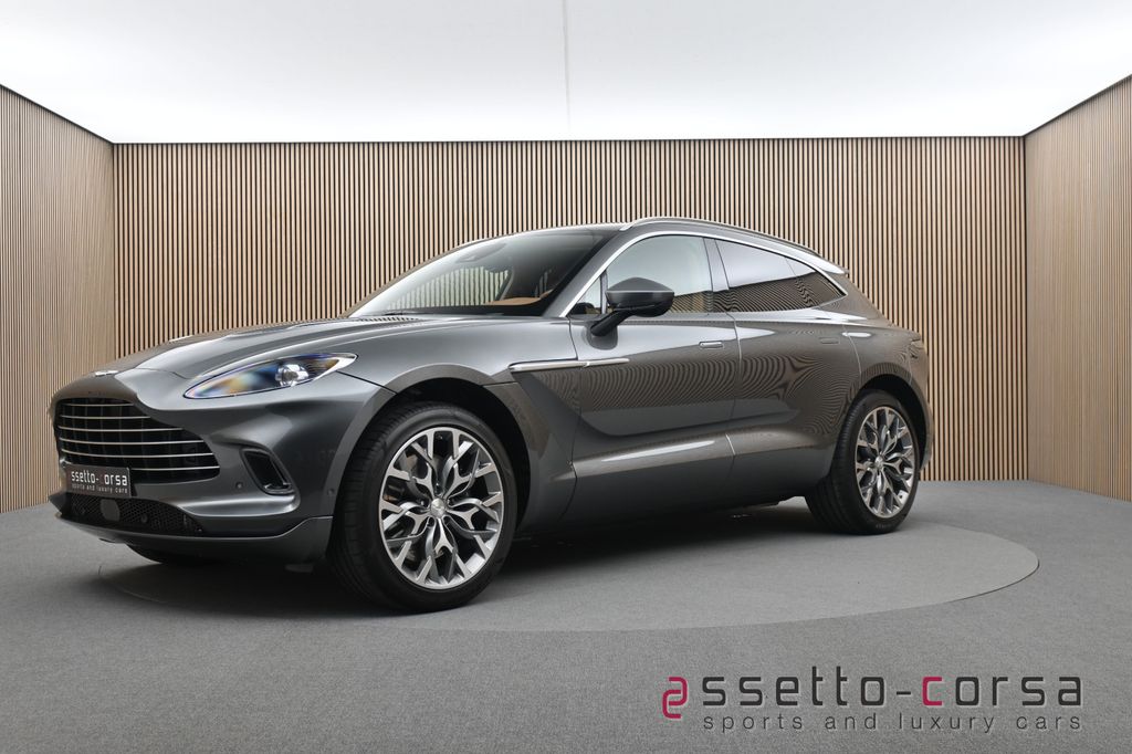 Aston Martin DBX 2022