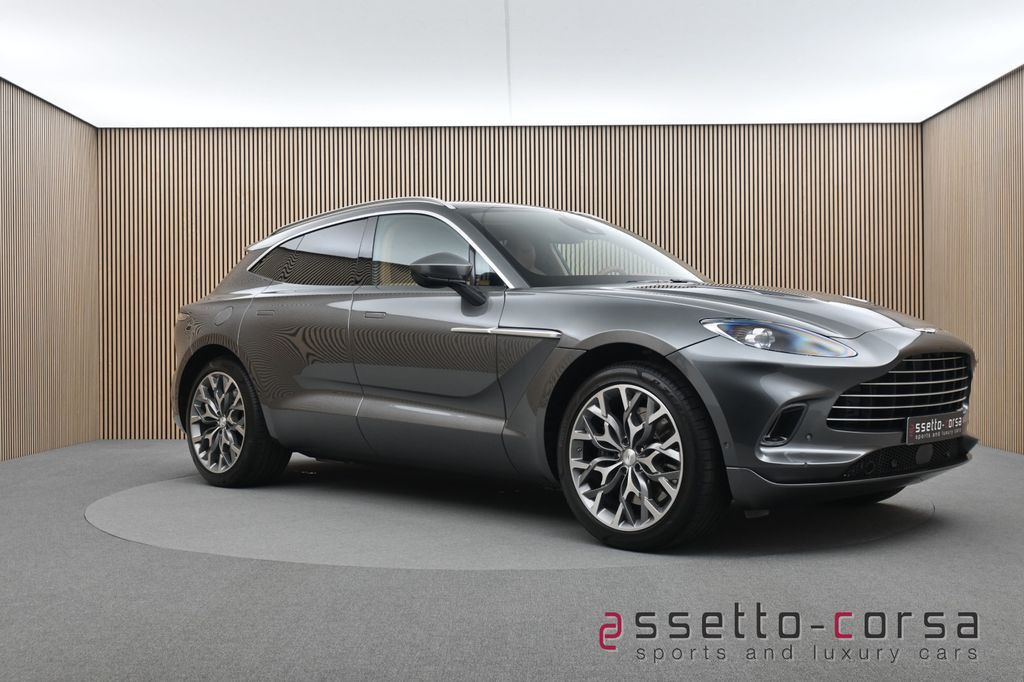 Aston Martin DBX 2022