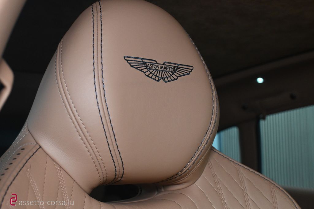 Aston Martin DBX 2022