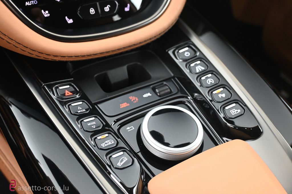 Aston Martin DBX 2022