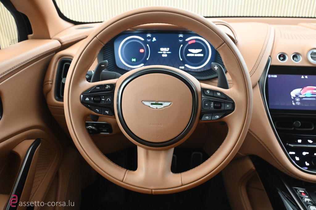 Aston Martin DBX 2022