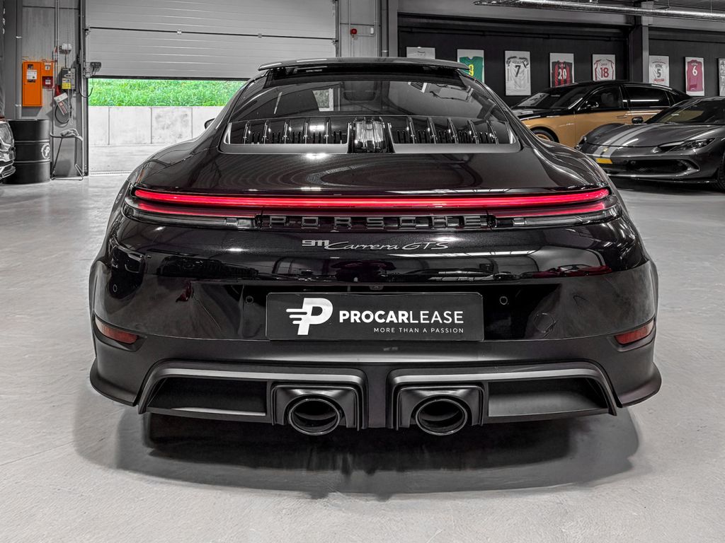 Porsche 992 2025