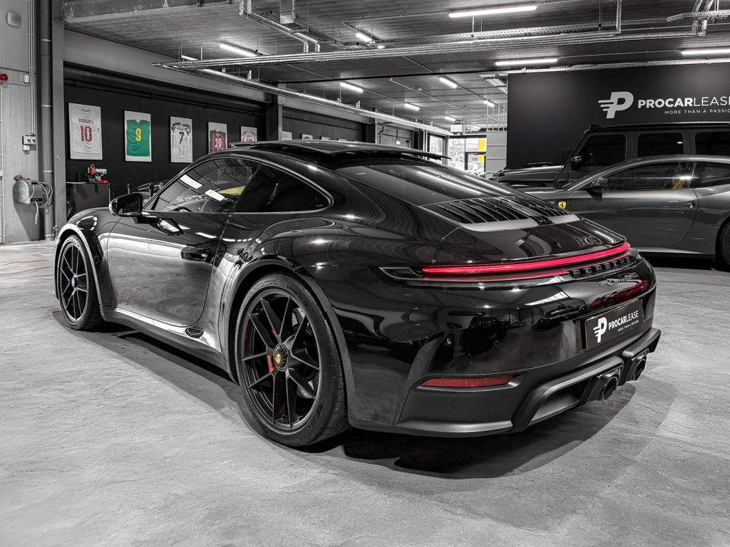 Porsche 992 2025