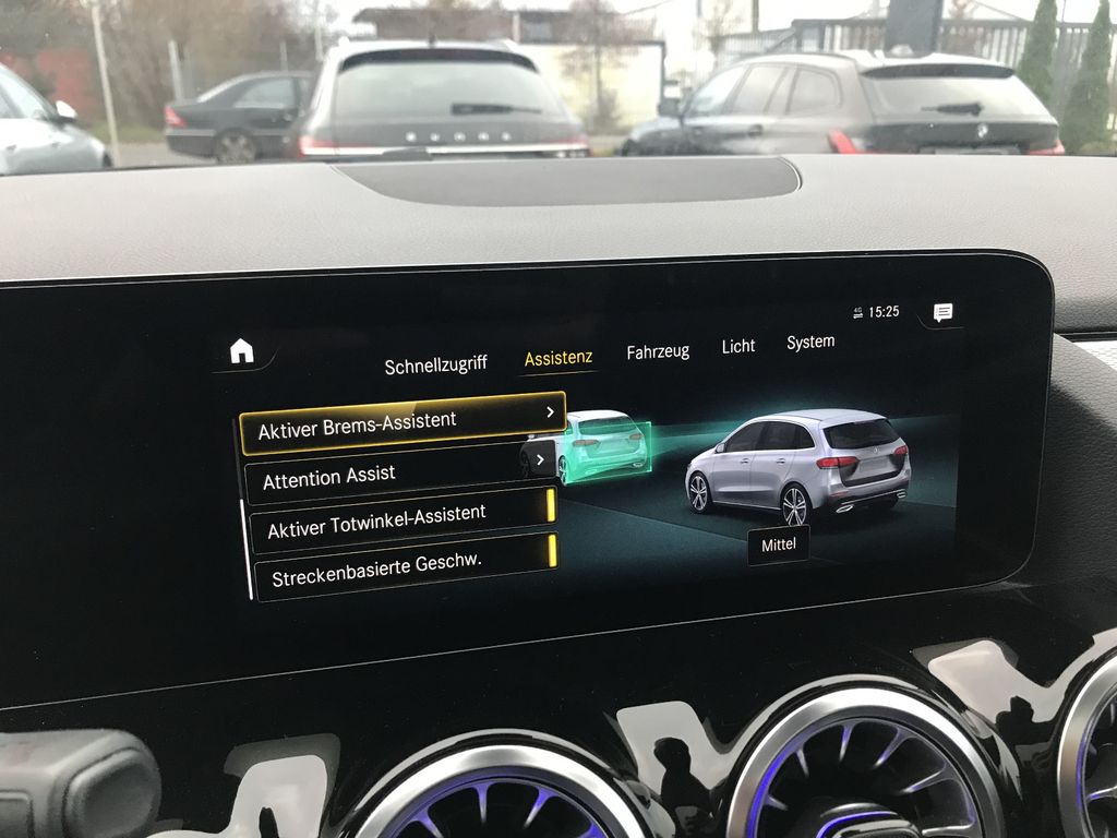 Mercedes-Benz B 200 2022