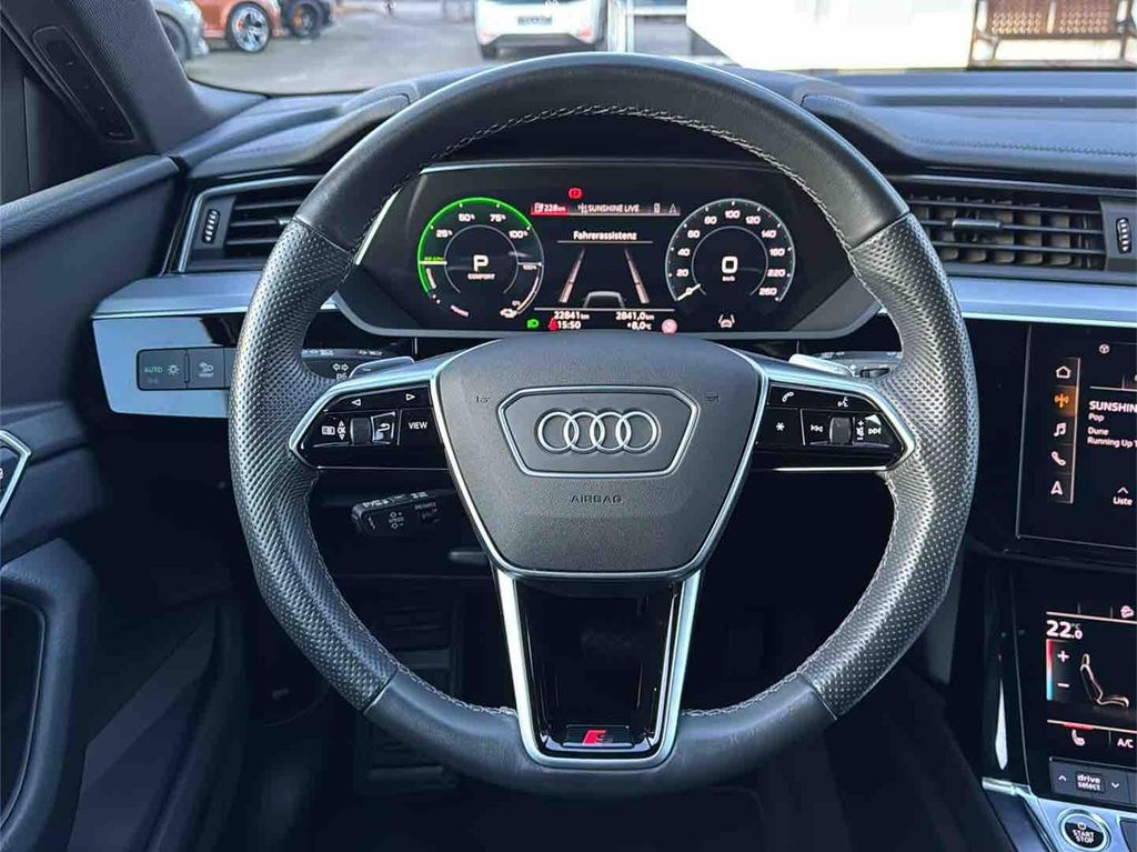 Audi e-tron 2022