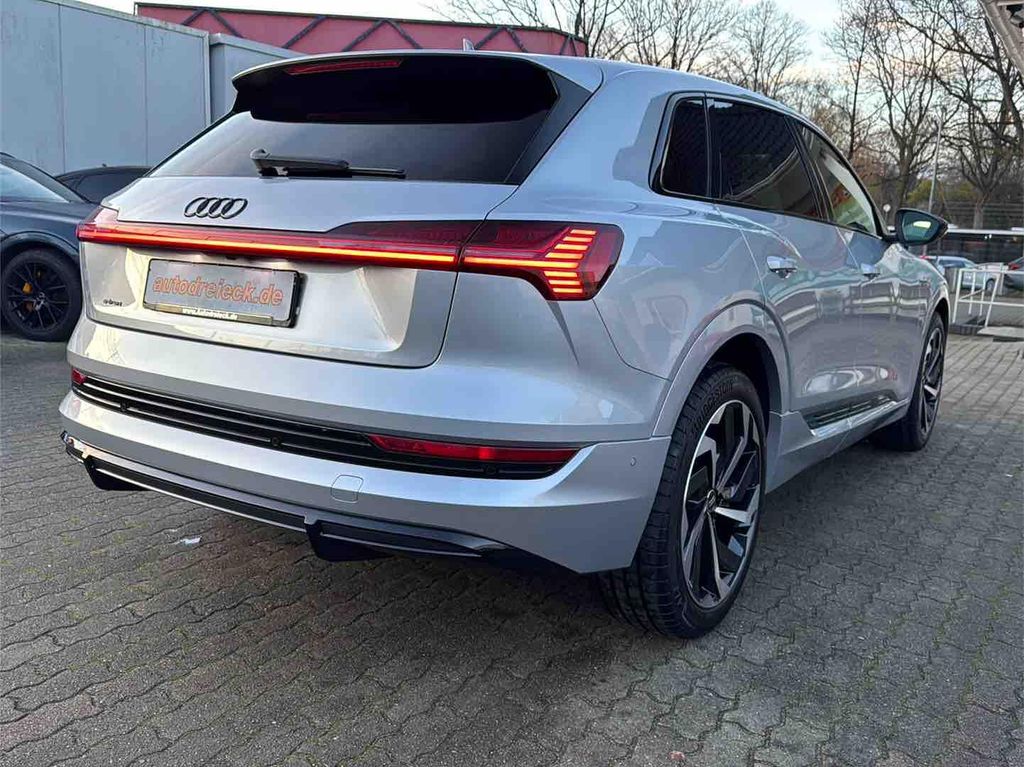 Audi e-tron 2022