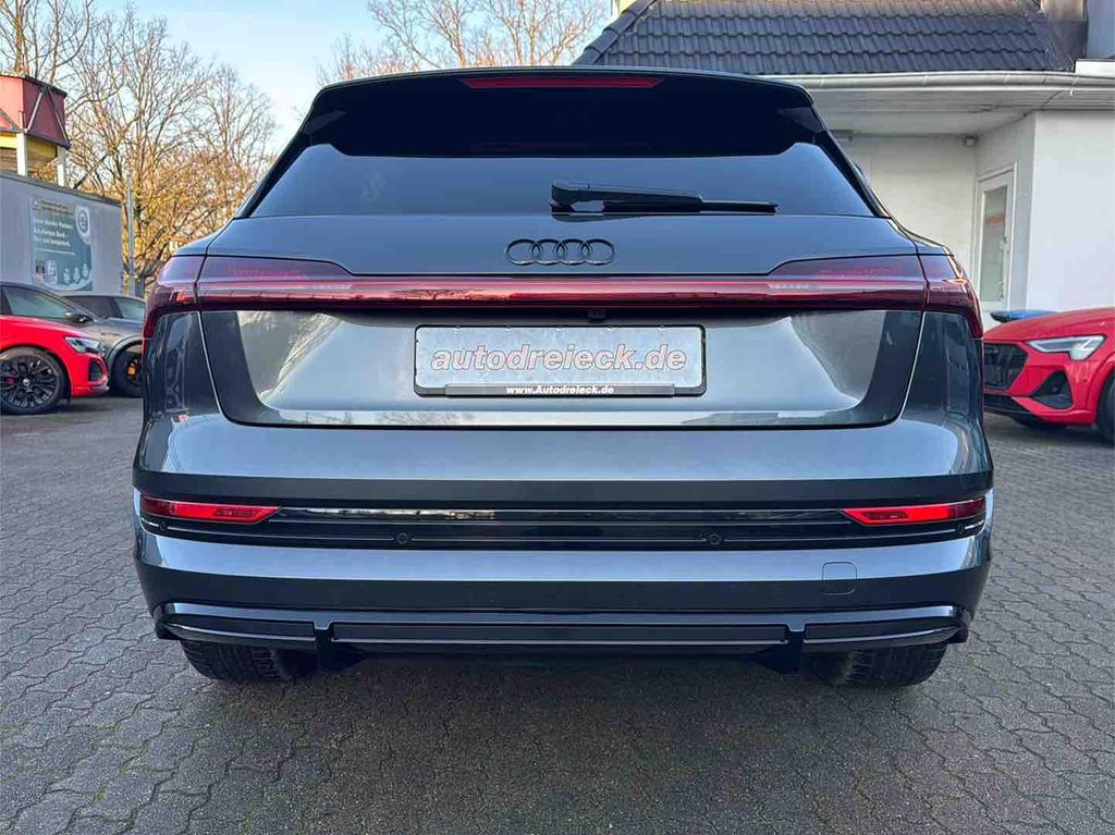 Audi e-tron 2022