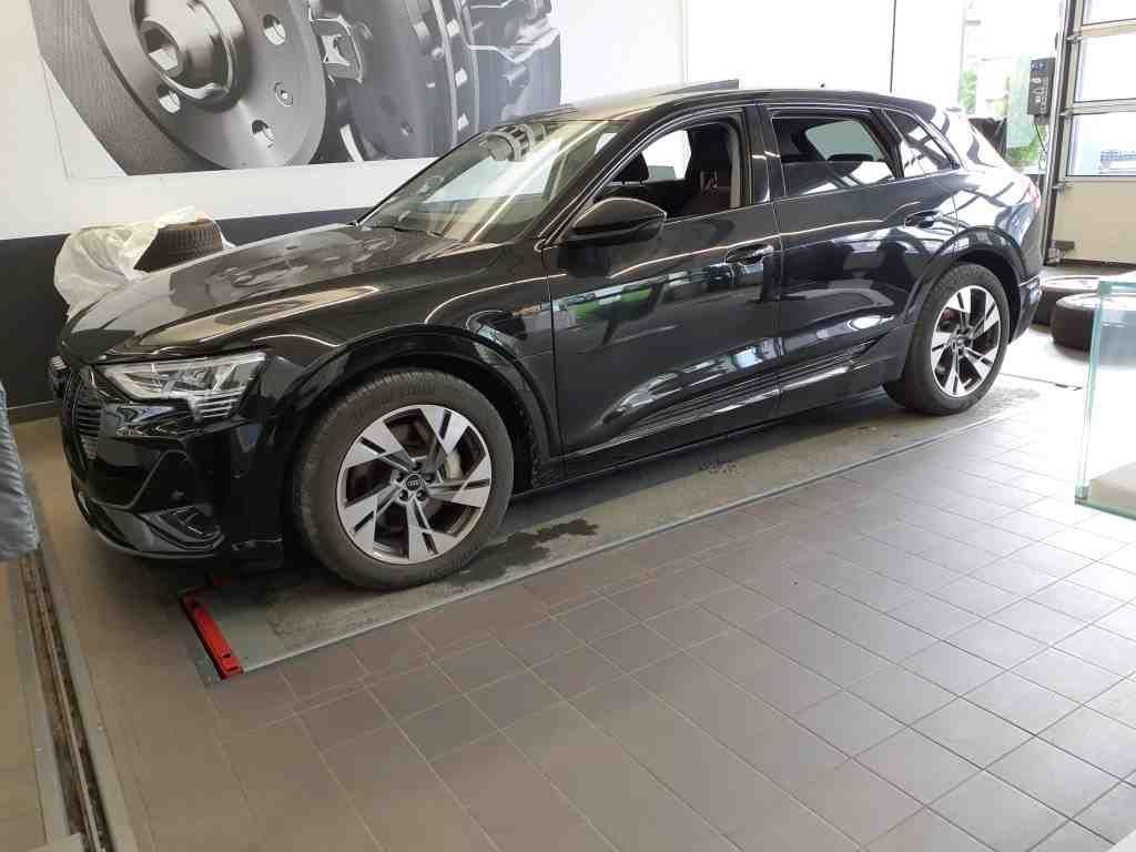 Audi e-tron 2022