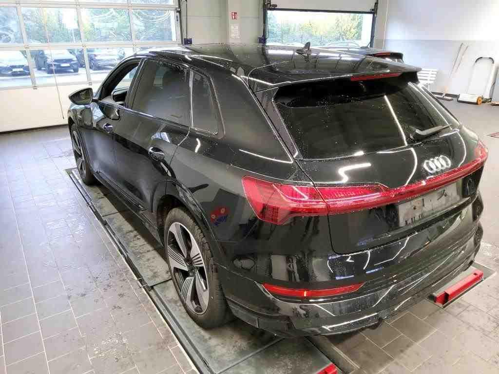 Audi e-tron 2022