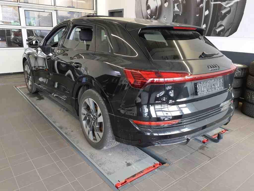 Audi e-tron 2022