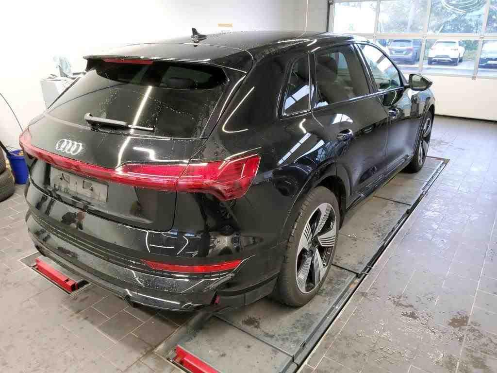 Audi e-tron 2022