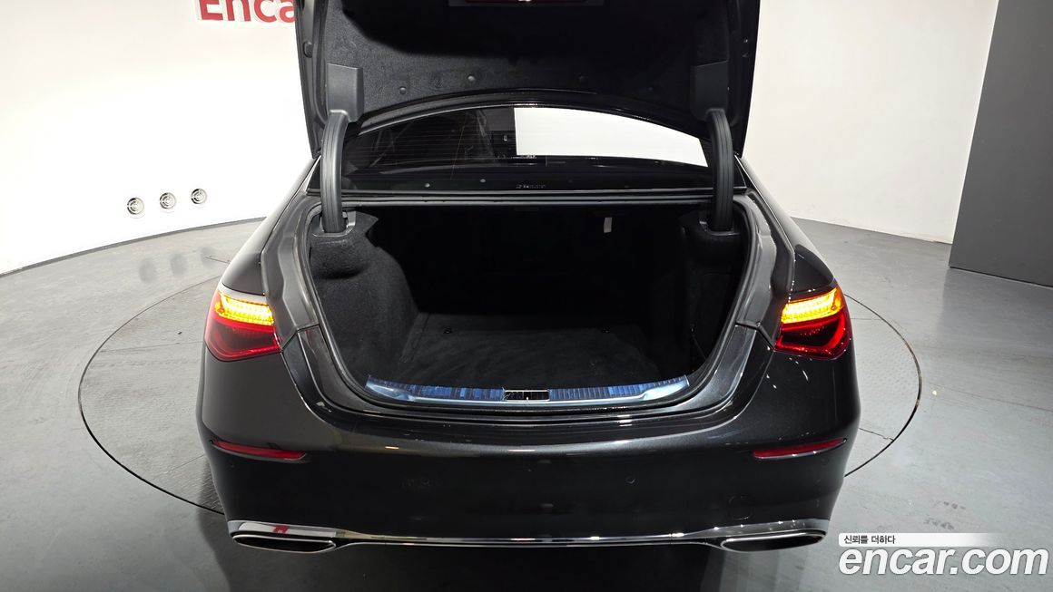 Mercedes-Benz S-Class 2023