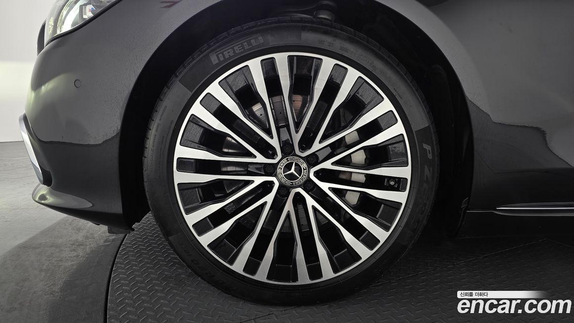 Mercedes-Benz S-Class 2023