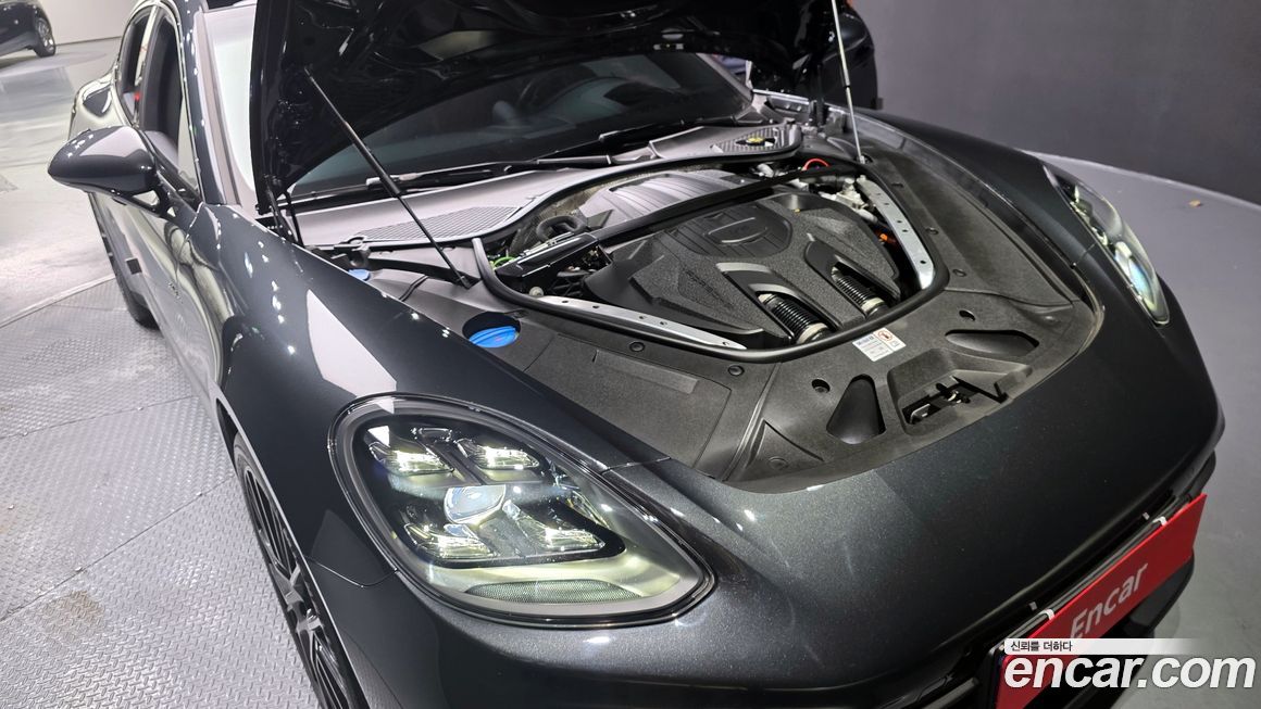 Porsche Panamera 2023