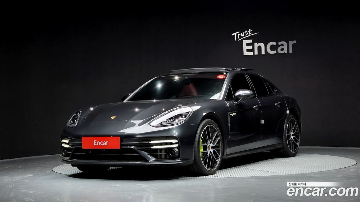 Porsche Panamera 2023