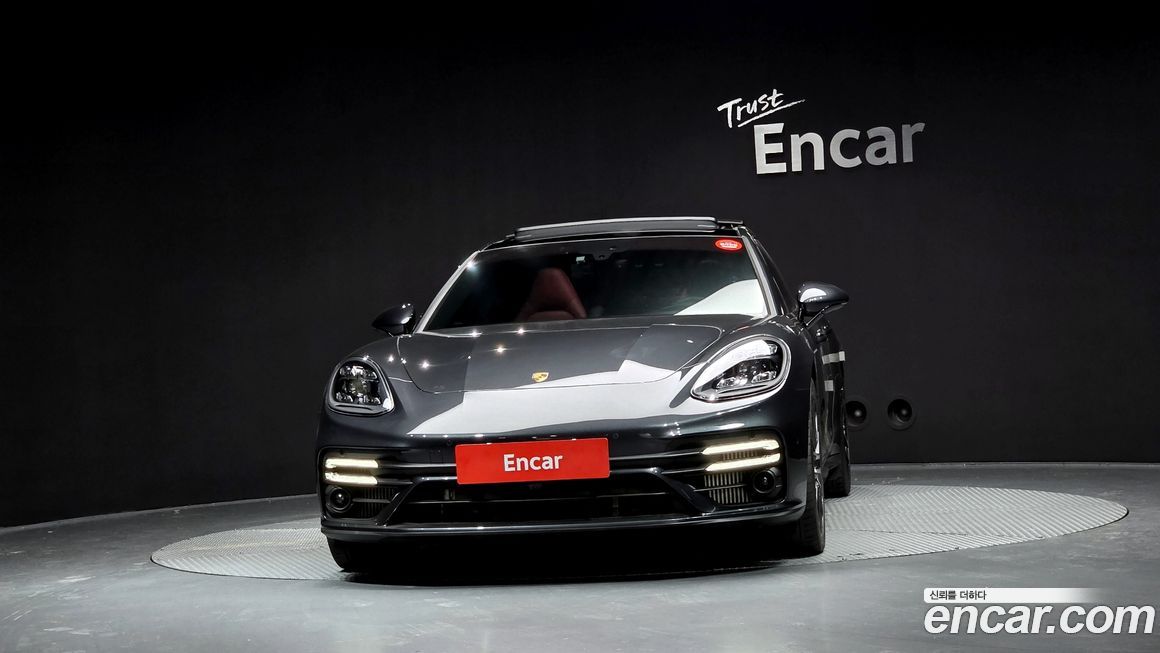 Porsche Panamera 2023