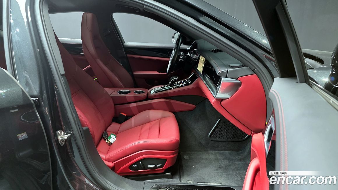 Porsche Panamera 2023