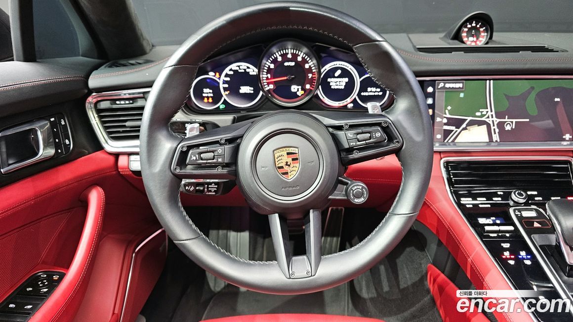 Porsche Panamera 2023