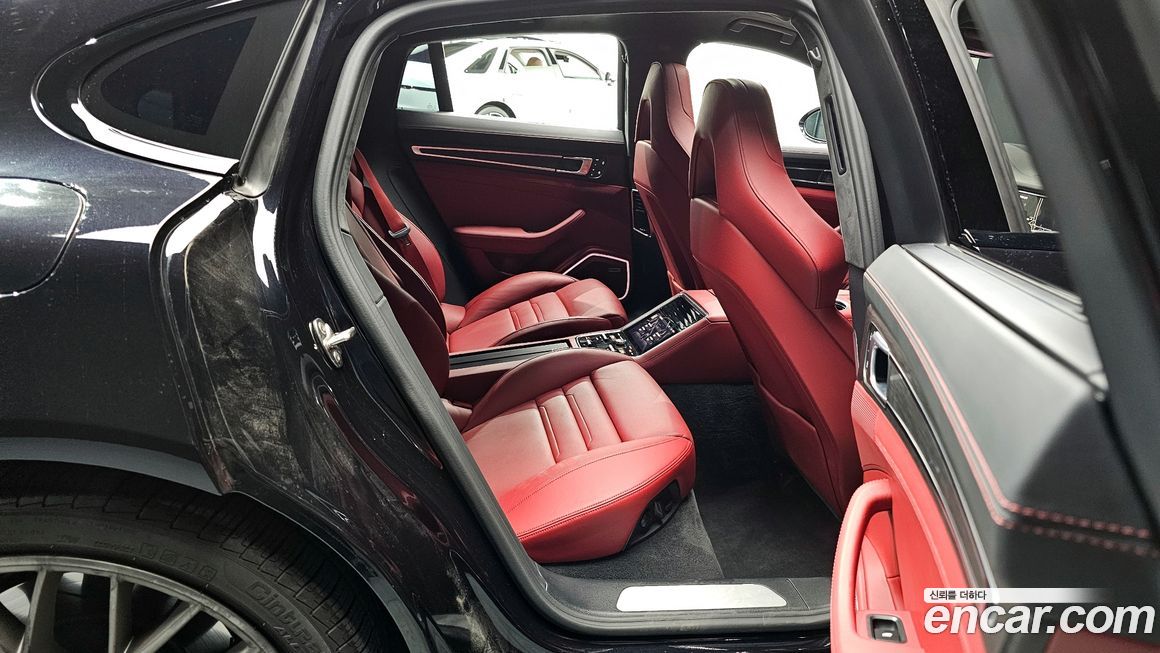 Porsche Panamera 2023