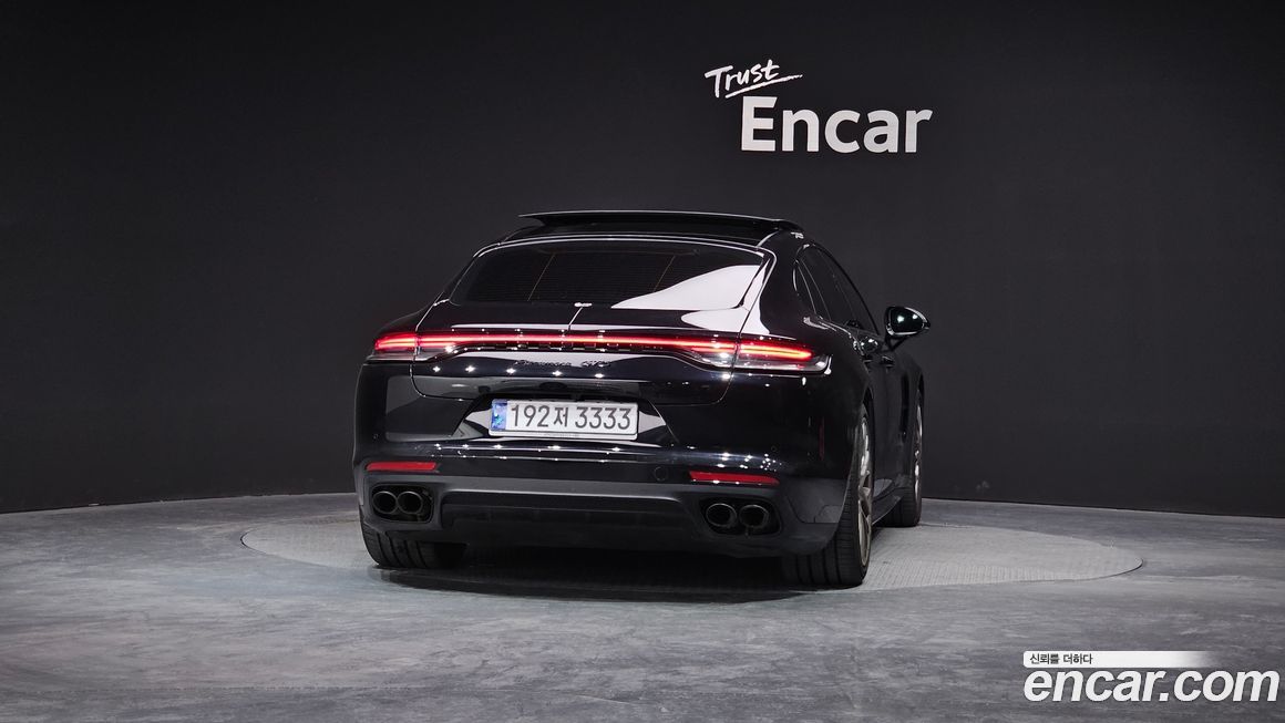 Porsche Panamera 2023