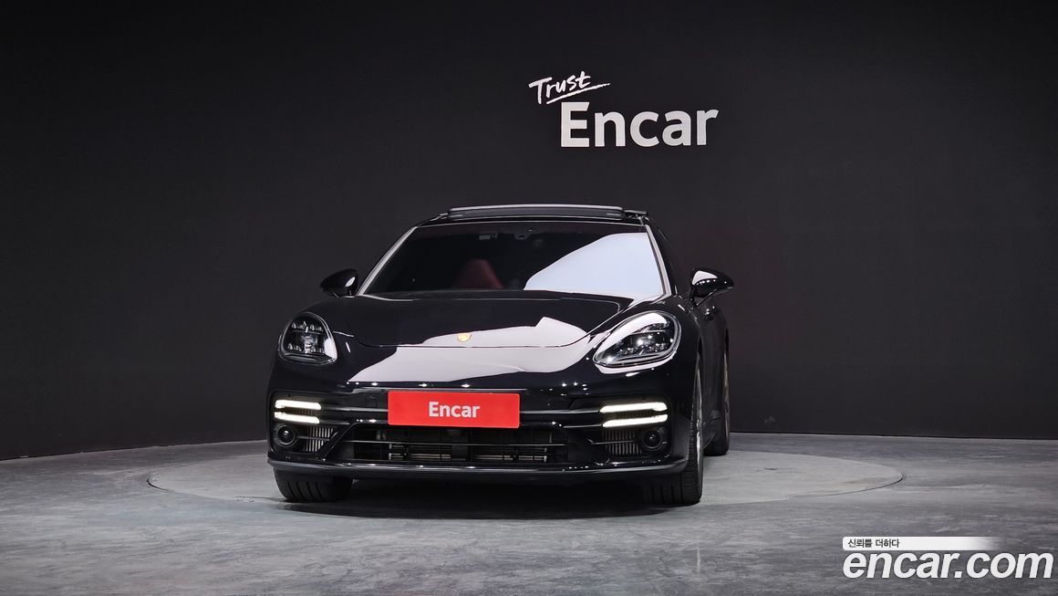 Porsche Panamera 2023