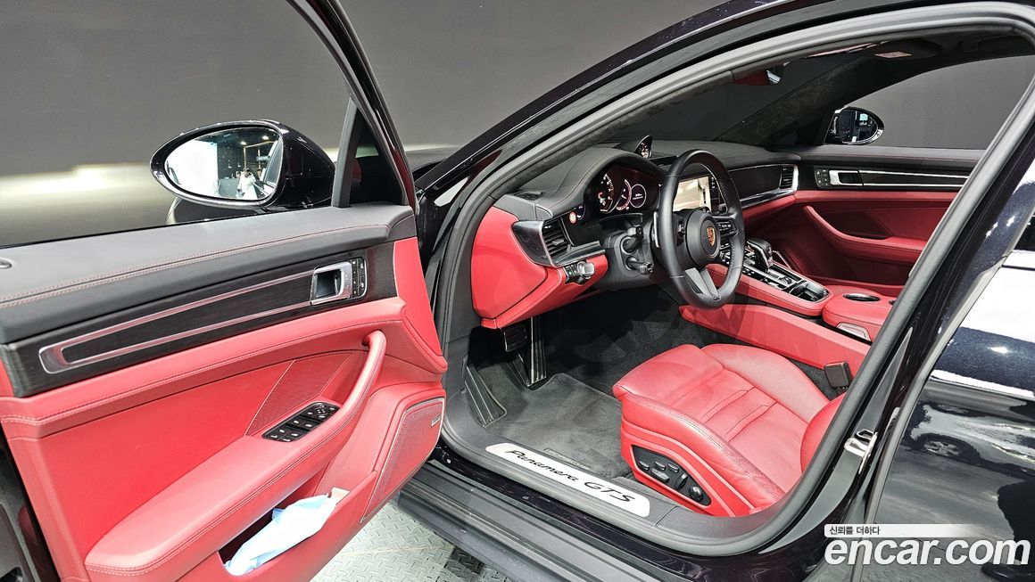 Porsche Panamera 2023