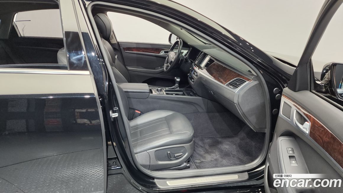 Hyundai Genesis 2016