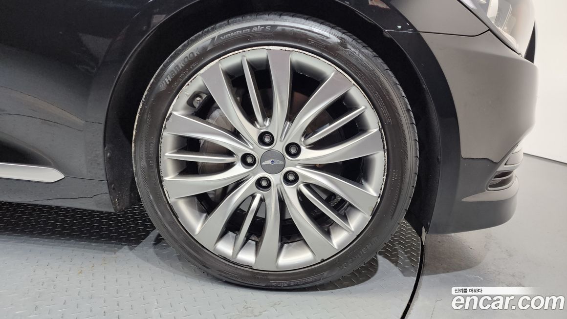 Hyundai Genesis 2016