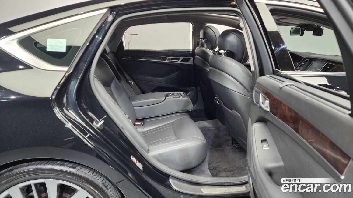 Hyundai Genesis 2016