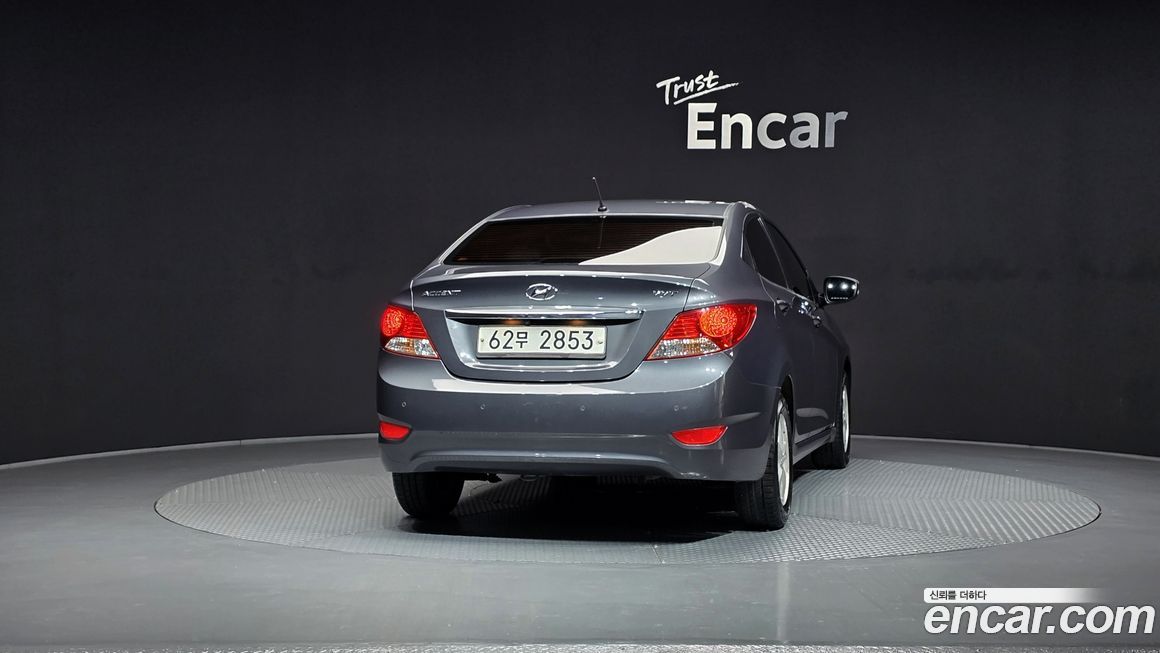 Hyundai Accent 2012