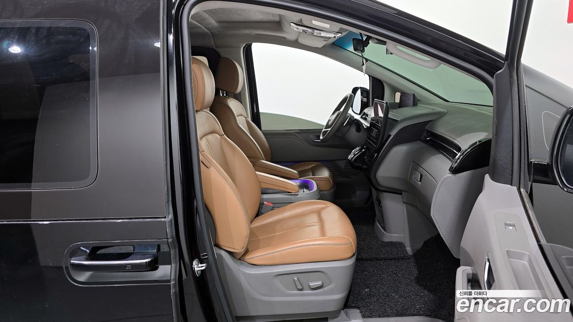 Hyundai Staria 2023