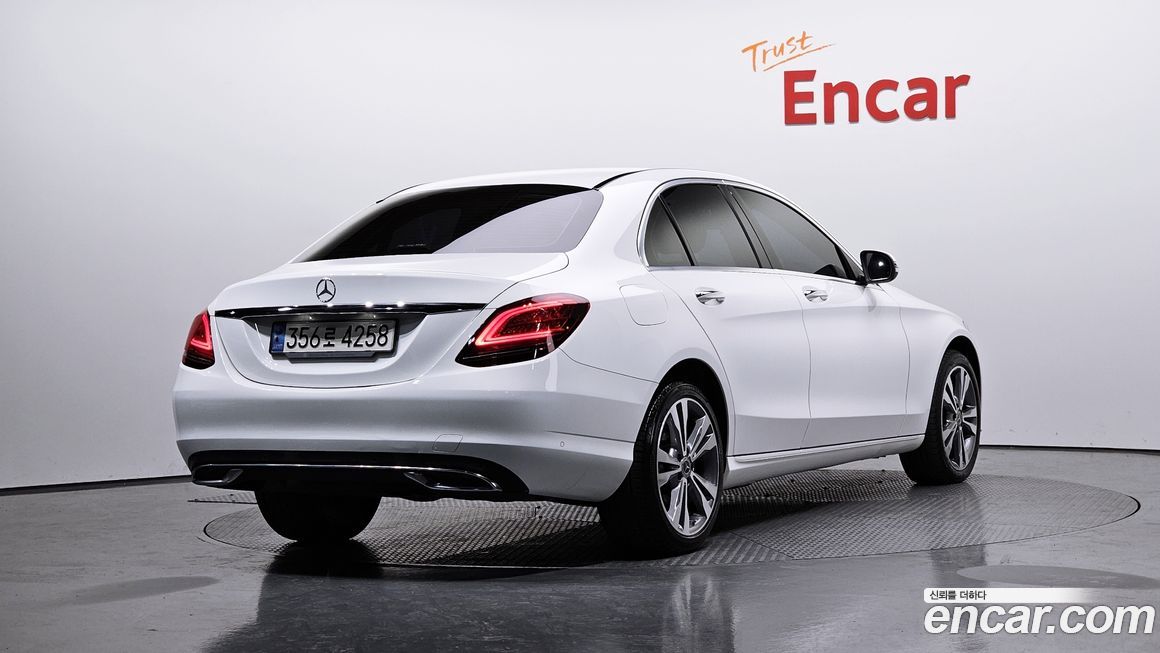 Mercedes-Benz C-Class 2020