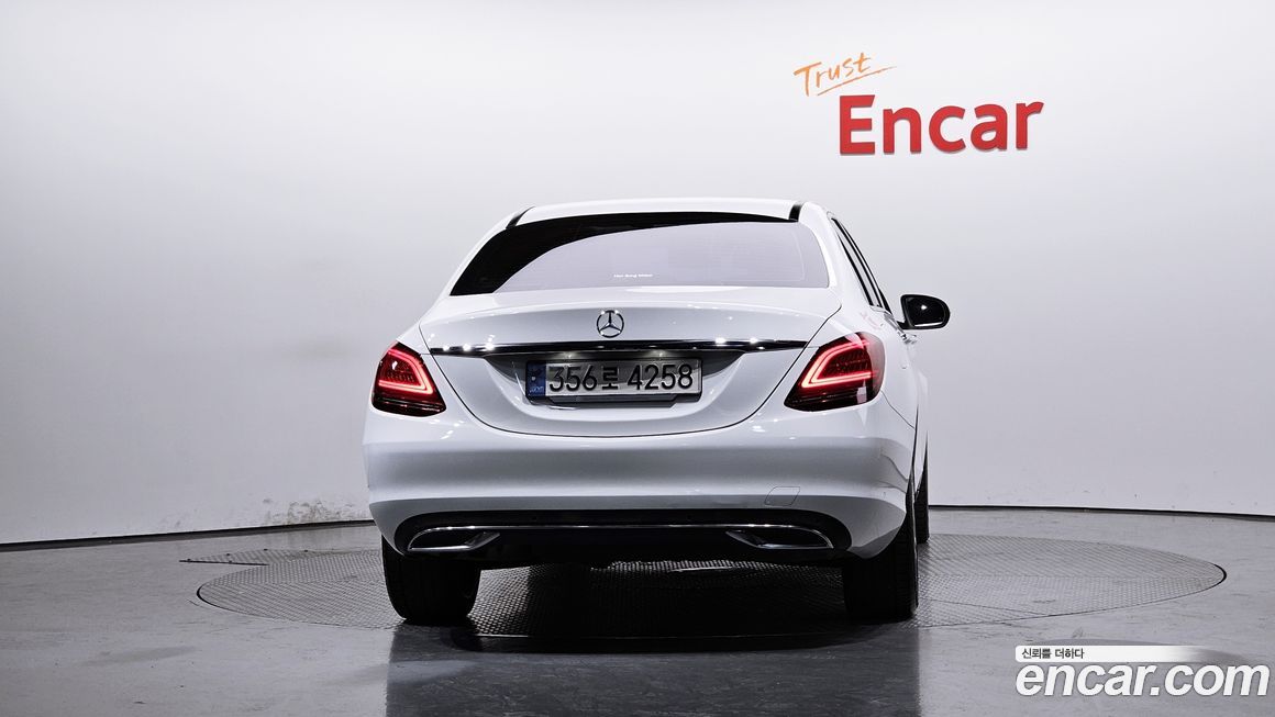 Mercedes-Benz C-Class 2020