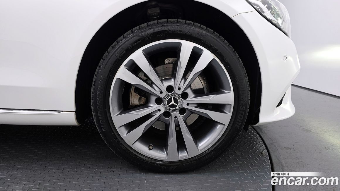 Mercedes-Benz C-Class 2020