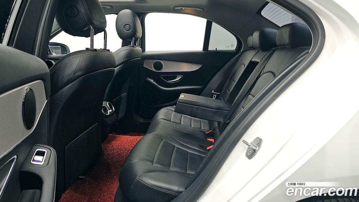 Mercedes-Benz C-Class 2020