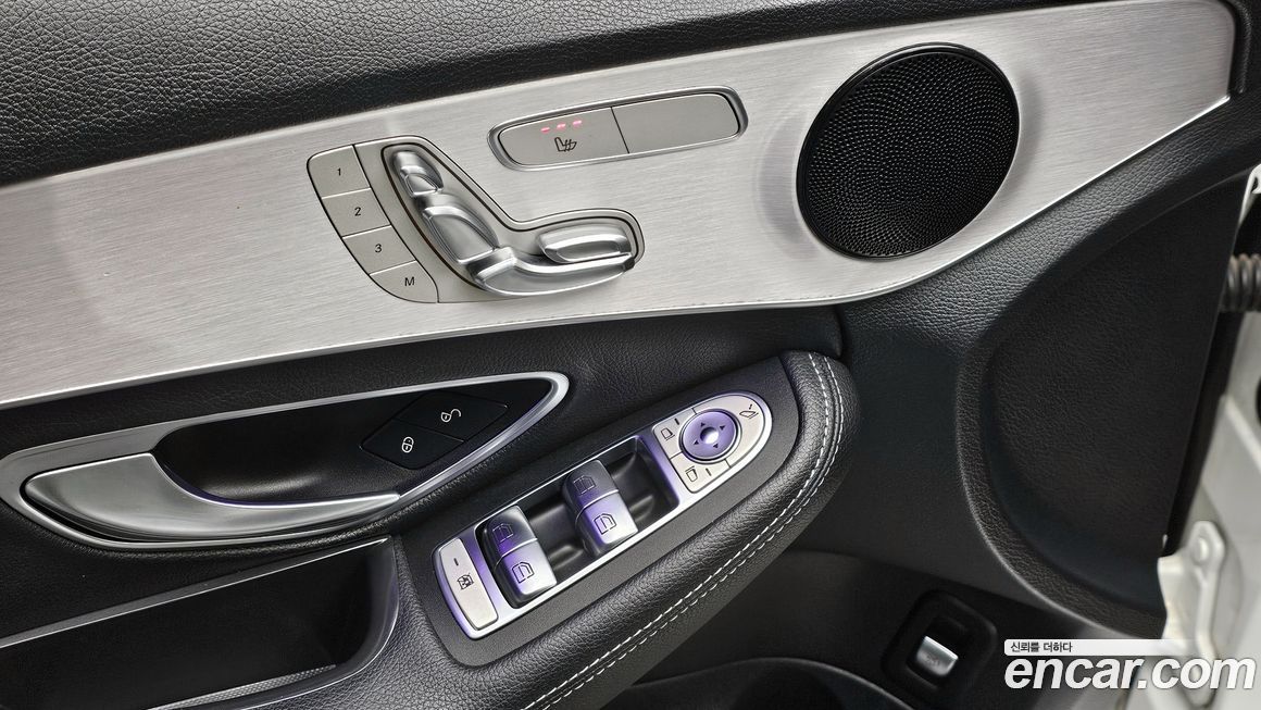 Mercedes-Benz C-Class 2020