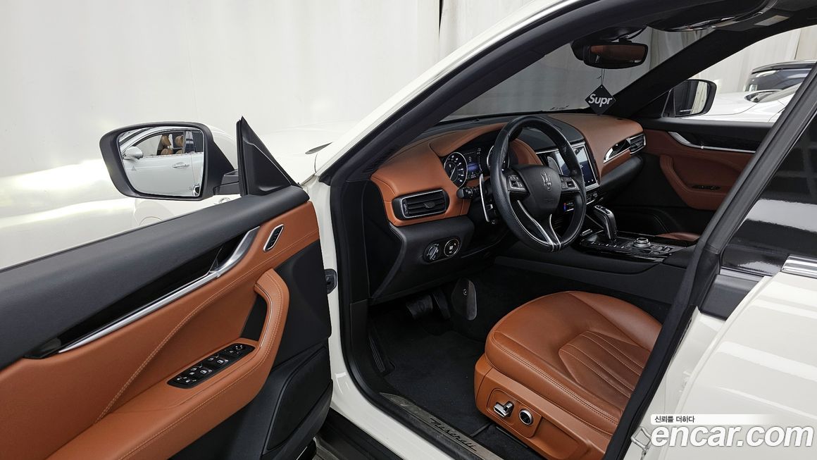 Maserati Levante 2022