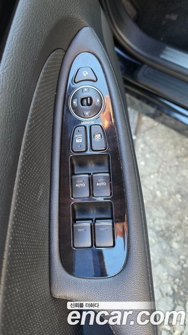 Hyundai Genesis 2012