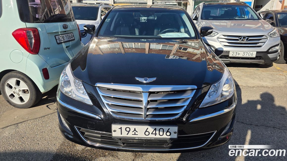 Hyundai Genesis 2012