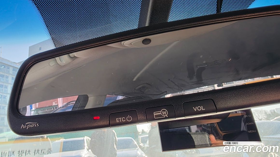 Hyundai Genesis 2012