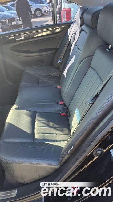 Hyundai Genesis 2012