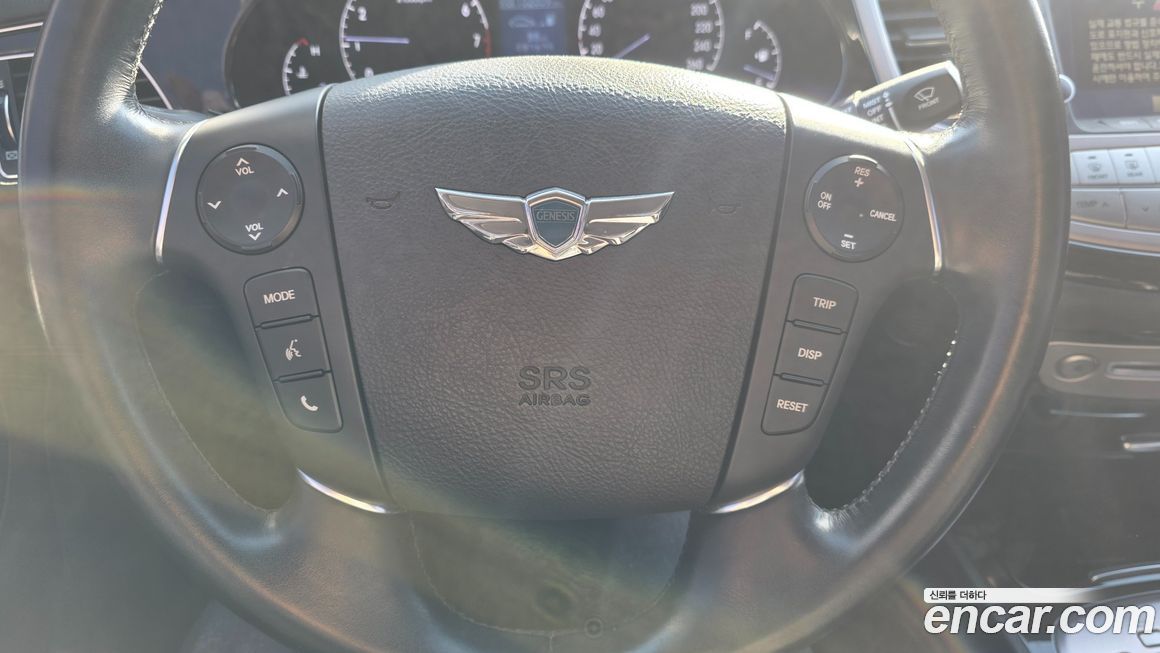 Hyundai Genesis 2012