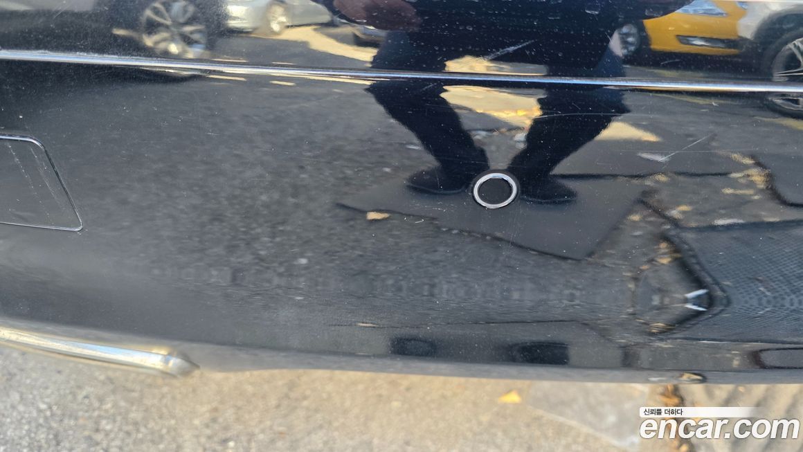 Hyundai Genesis 2012