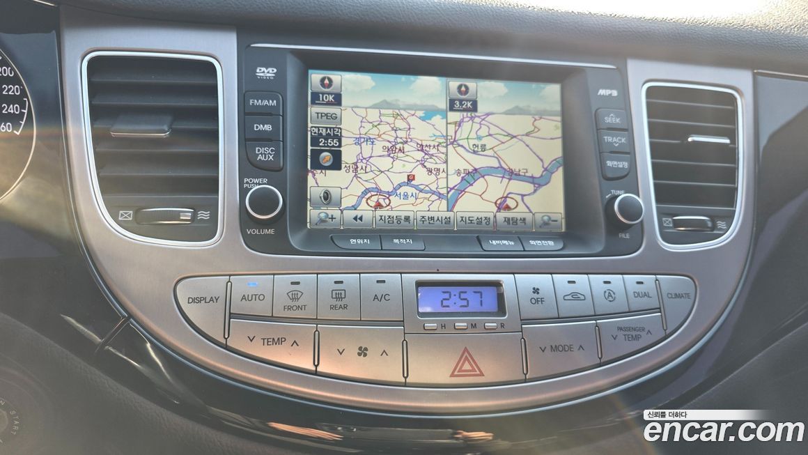 Hyundai Genesis 2012