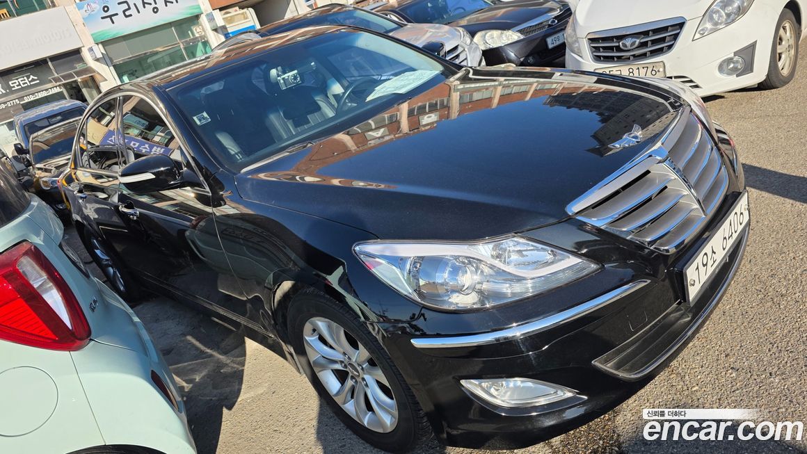 Hyundai Genesis 2012