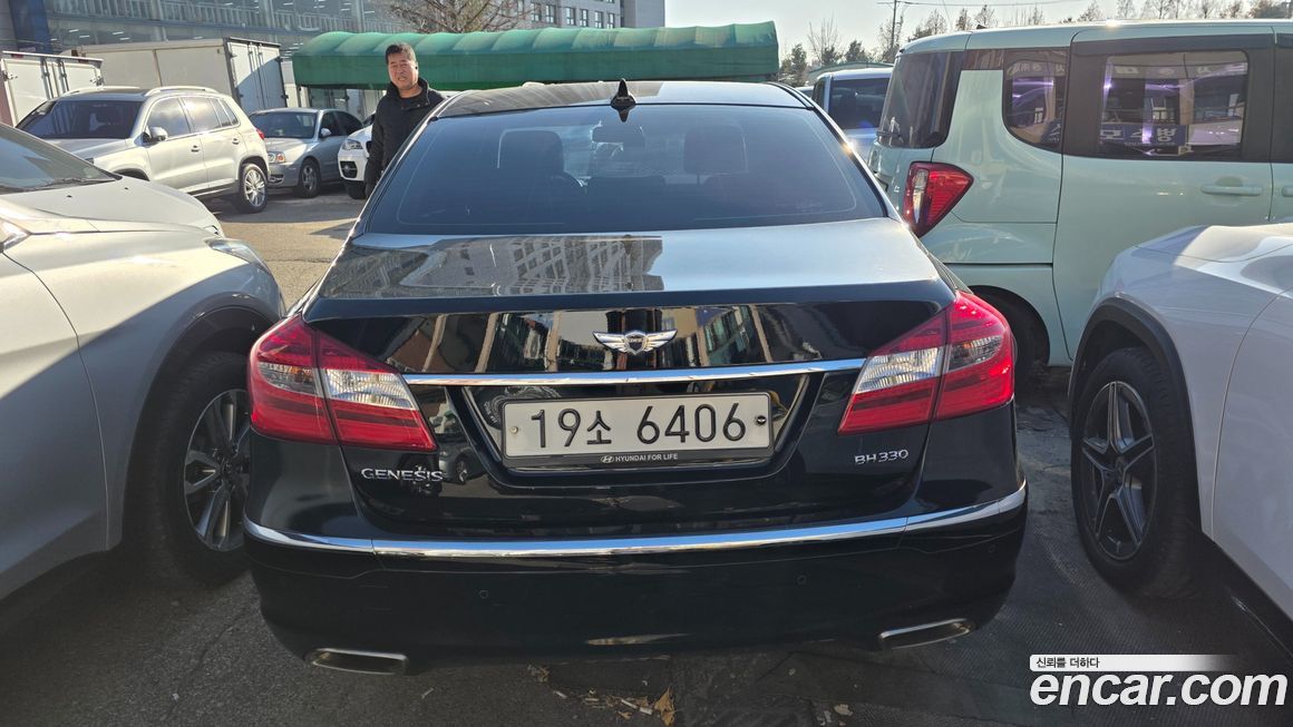 Hyundai Genesis 2012