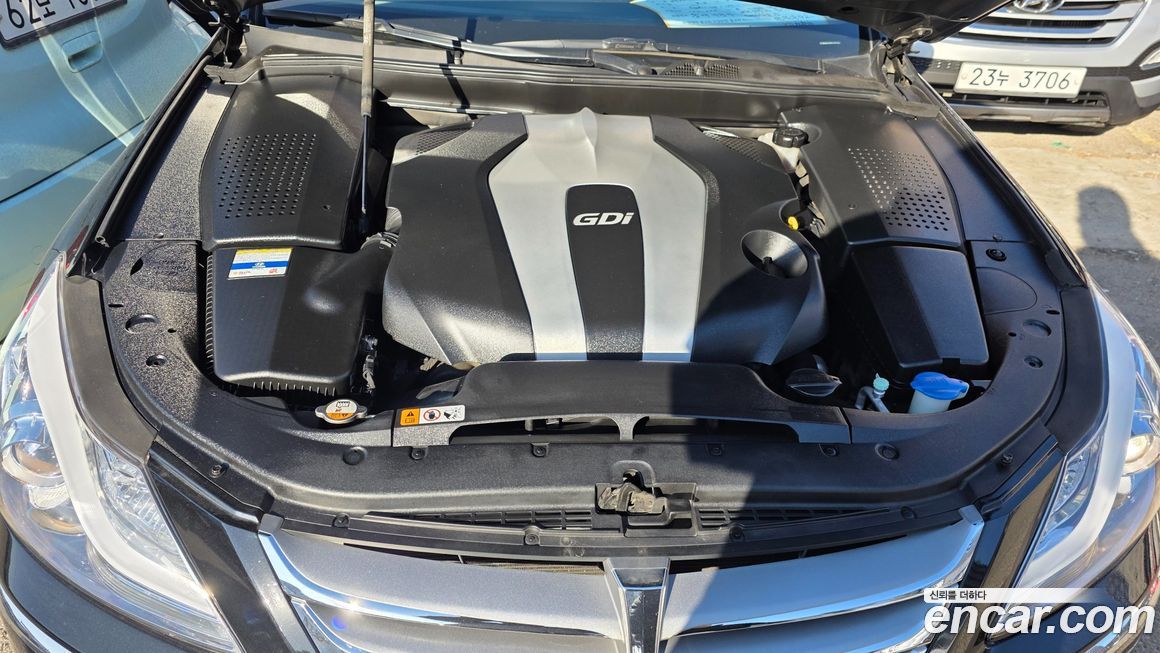 Hyundai Genesis 2012